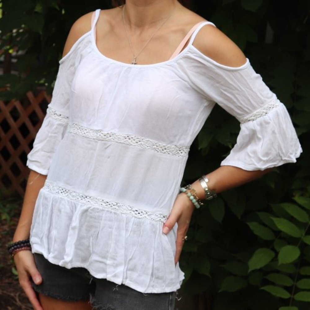 Vintage Bohemian White Lace Bell Sleeve Cold Shoulder Short Sleeve Top Sz M